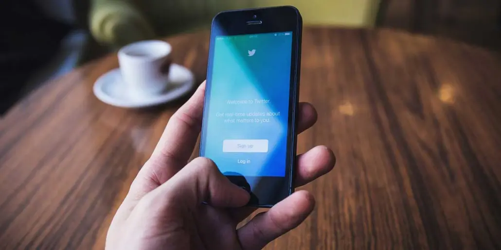 mobile login screen for twitter